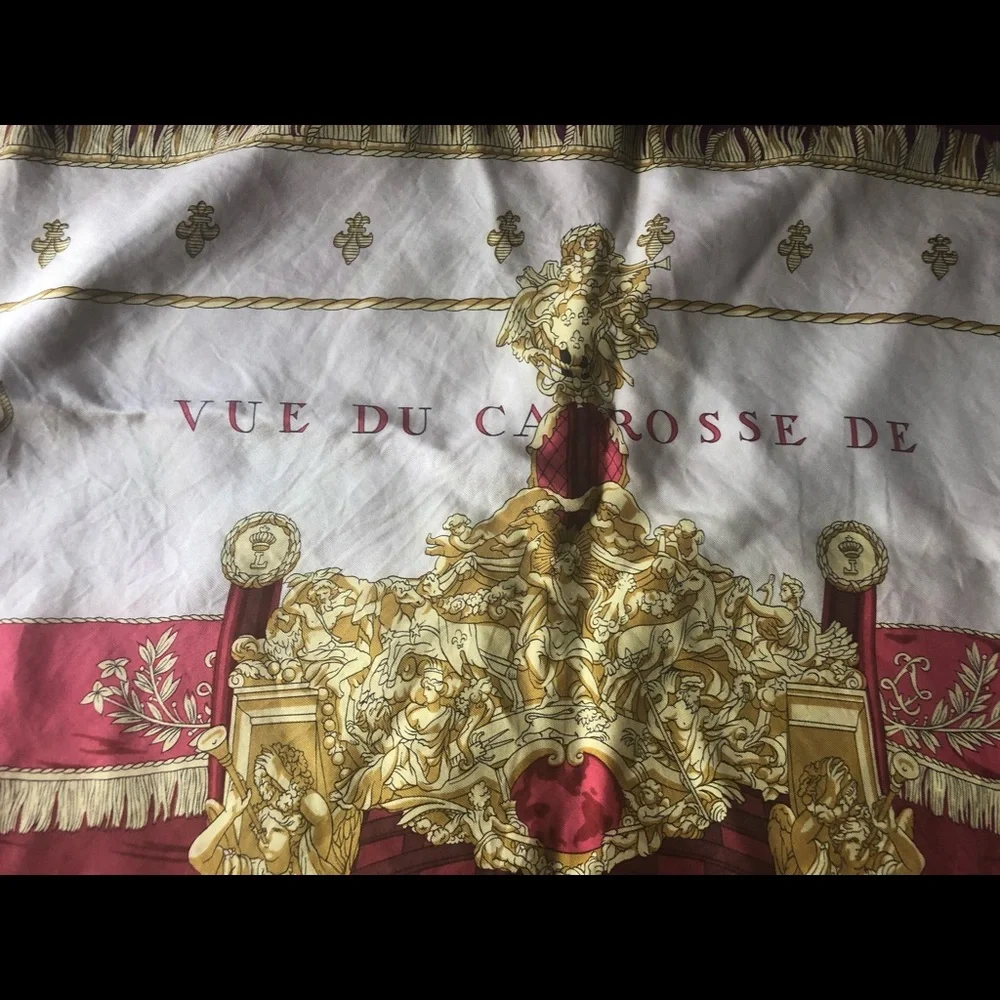 Hermes Paris 100% silk Vue Du Carosse De La Galere La Reale Red Gold Scarf - Picture 3 of 10